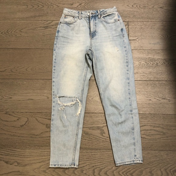 Topshop Moto Mom Jeans 
W25 L30
lLight blue wash - Picture 1 of 4